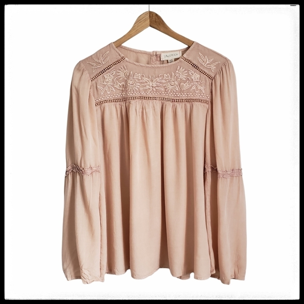NWT Luna Moon Embroidered Flowy Bell Sleeves Boho Peasant Blouse